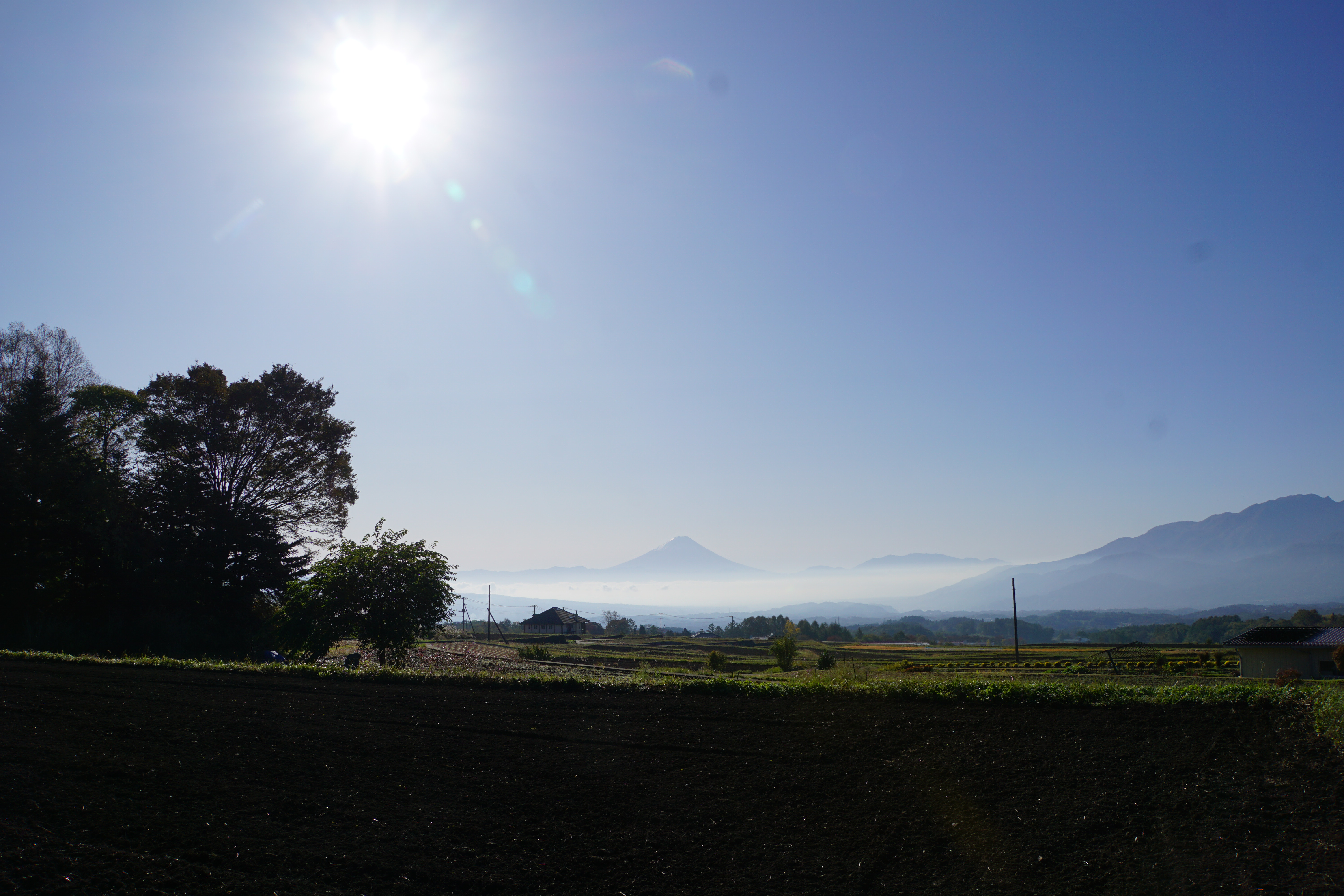 富士山が自然と視界に入ってくる地で